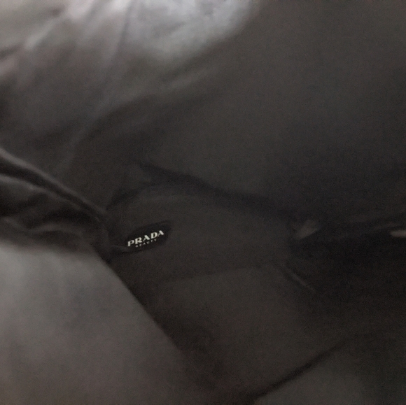 Prada - Picture 6 of 6